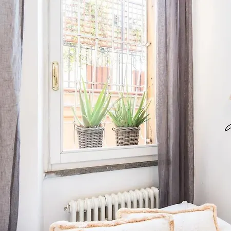 Luxury Spanish Steps Terrace Apartment Rome