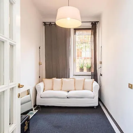 Luxury Spanish Steps Terrace Apartment *